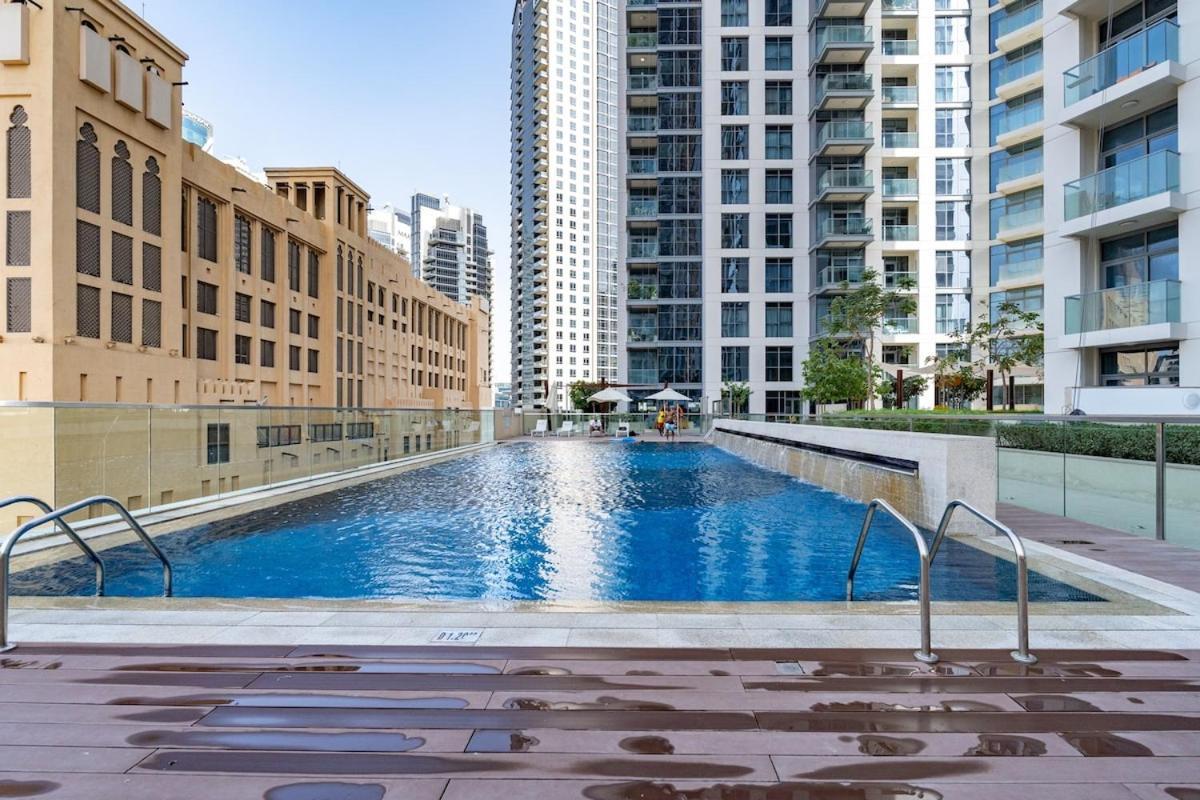 Cool 4-Bedroom Apartment With Burj Views At Bellevue Tower In Downtown Dubai Exteriör bild