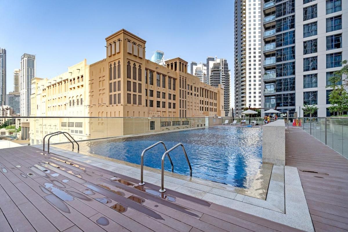 Cool 4-Bedroom Apartment With Burj Views At Bellevue Tower In Downtown Dubai Exteriör bild