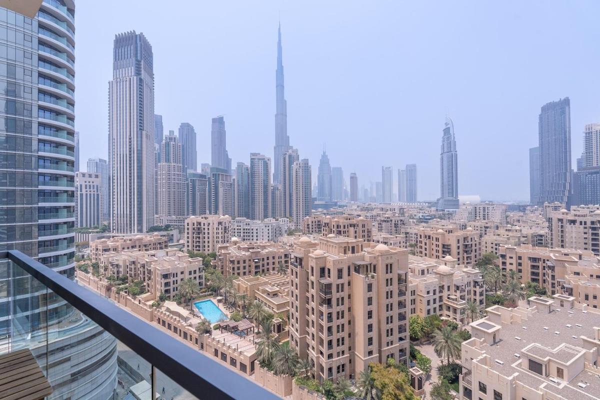 Cool 4-Bedroom Apartment With Burj Views At Bellevue Tower In Downtown Dubai Exteriör bild