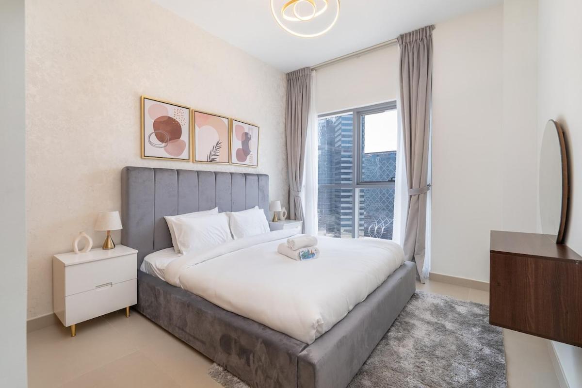 Cool 4-Bedroom Apartment With Burj Views At Bellevue Tower In Downtown Dubai Exteriör bild