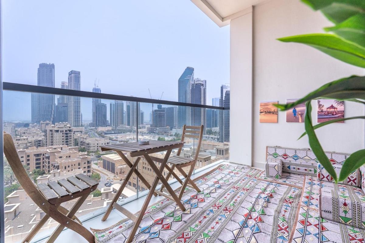 Cool 4-Bedroom Apartment With Burj Views At Bellevue Tower In Downtown Dubai Exteriör bild